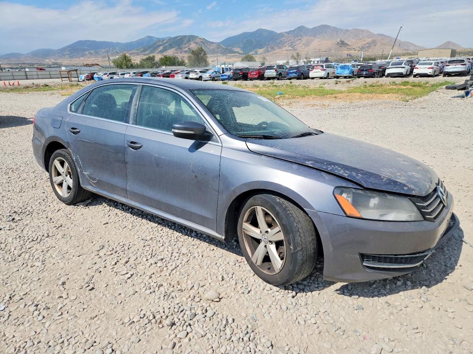 2013 Volkswagen Passat მანქანა იყიდება აუქციონზე, vin: 1VWBP7A33DC067294, აუქციონის ნომერი: 61749826