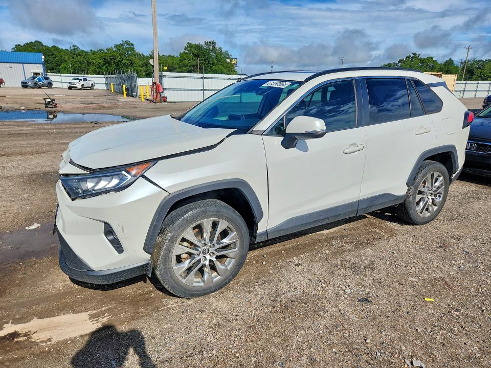 Auction sale of the 2021 Toyota Rav4, vin: 2T3A1RFV7MW181740, lot number: 61350966