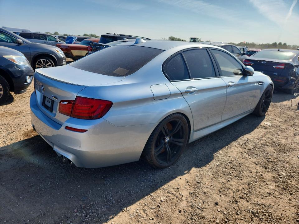 2013 Bmw M5 მანქანა იყიდება აუქციონზე, vin: WBSFV9C59DD097018, აუქციონის ნომერი: 61999416
