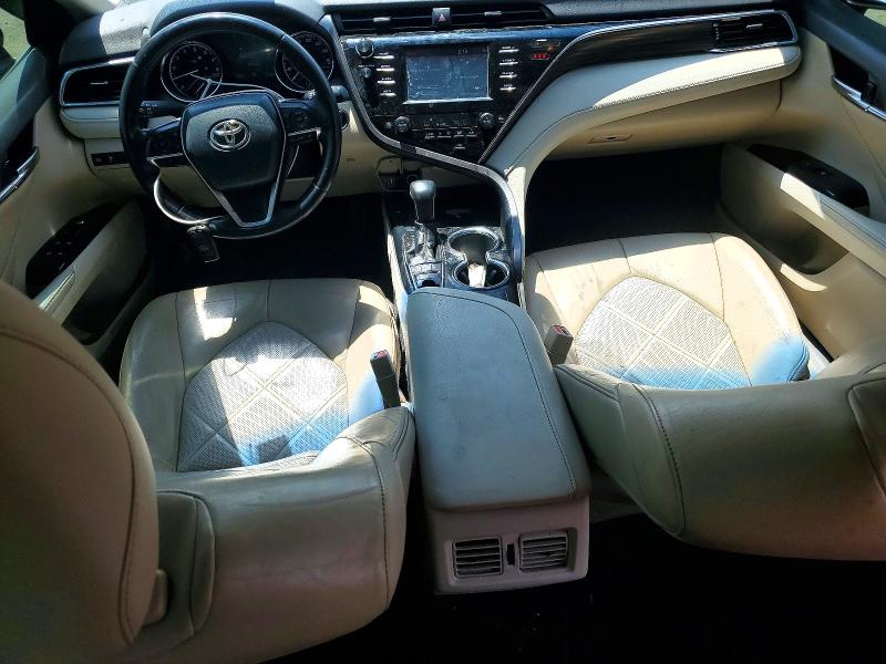 60249416 :رقم المزاد ، 4T1B11HK0JU538835 vin ، 2018 Toyota Camry مزاد بيع