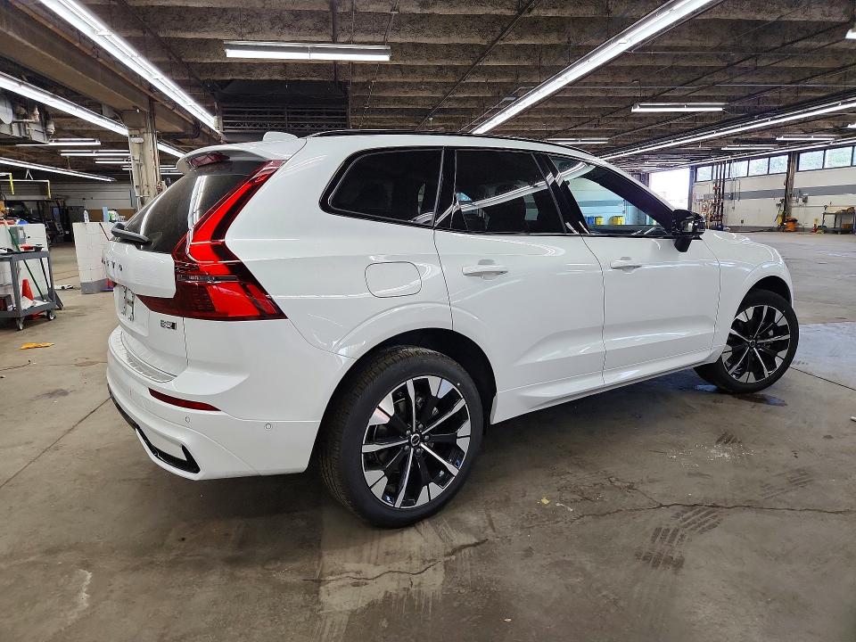 Продаж на аукціоні авто 2026 Volvo Xc60, vin: YV4M12RC7T1464535, номер лоту: 59358956