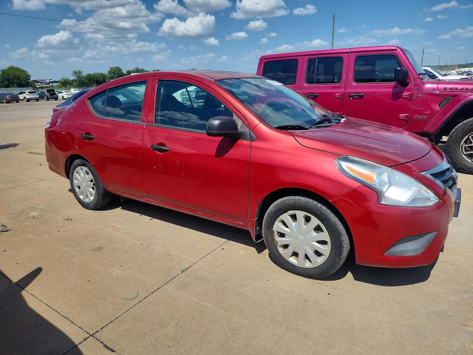 60800656 :رقم المزاد ، 3N1CN7AP3FL950418 vin ، 2015 Nissan Versa مزاد بيع