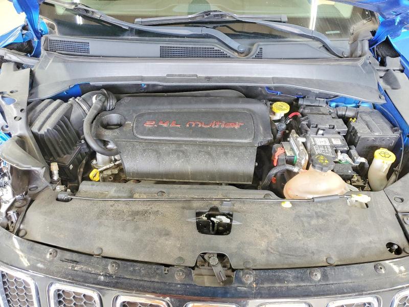 61978686 :رقم المزاد ، 3C4NJDBB9JT168412 vin ، 2018 Jeep Compass مزاد بيع