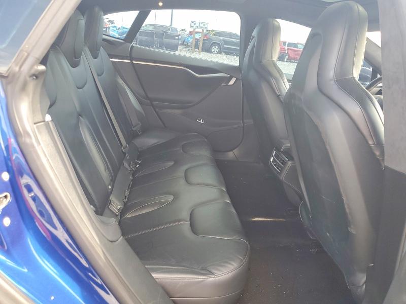 62500746 :رقم المزاد ، 5YJSA1E2XFF105337 vin ، 2015 Tesla Model S مزاد بيع