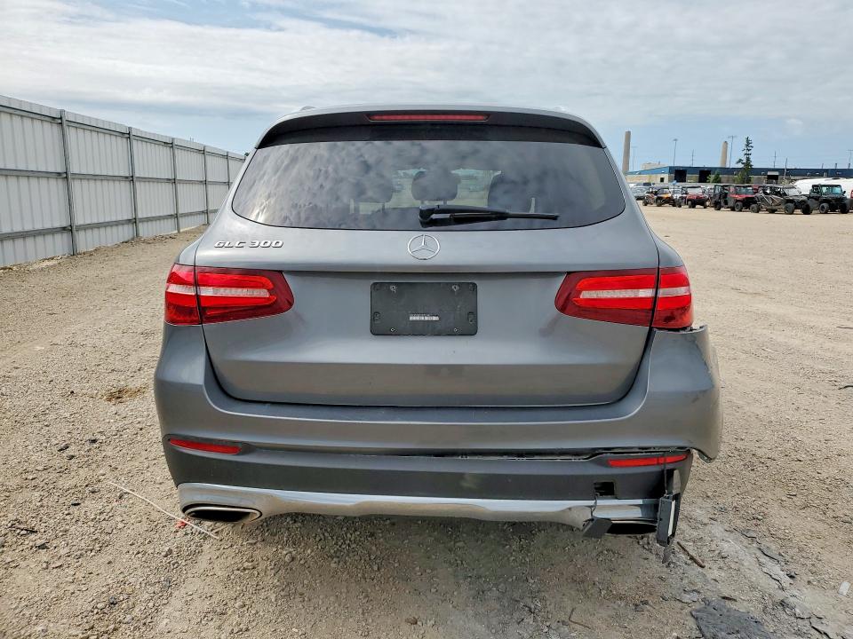 62074926 :رقم المزاد ، WDC0G4JB2HV008144 vin ، 2017 Mercedes-benz Glc مزاد بيع