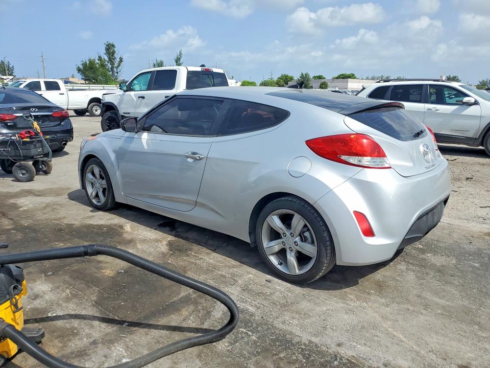 2015 Hyundai Veloster მანქანა იყიდება აუქციონზე, vin: KMHTC6AD1FU228546, აუქციონის ნომერი: 60804436