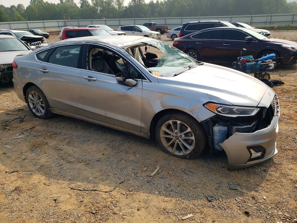 61402466 :رقم المزاد ، 3FA6P0SU7LR224706 vin ، 2020 Ford Fusion مزاد بيع