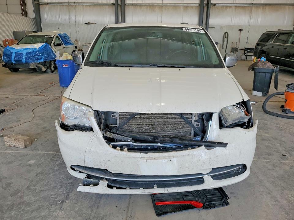 60855796 :رقم المزاد ، 2C4RC1CG7DR641722 vin ، 2013 Chrysler Town & Country مزاد بيع