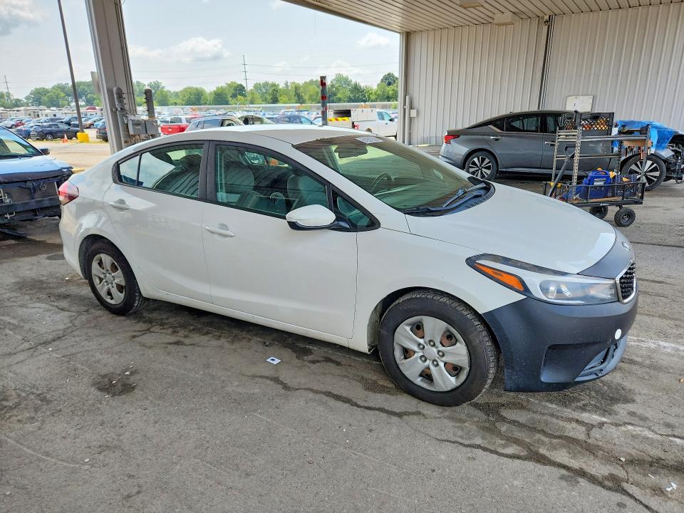 61931706 :رقم المزاد ، 3KPFK4A79HE069764 vin ، 2017 Kia Forte مزاد بيع