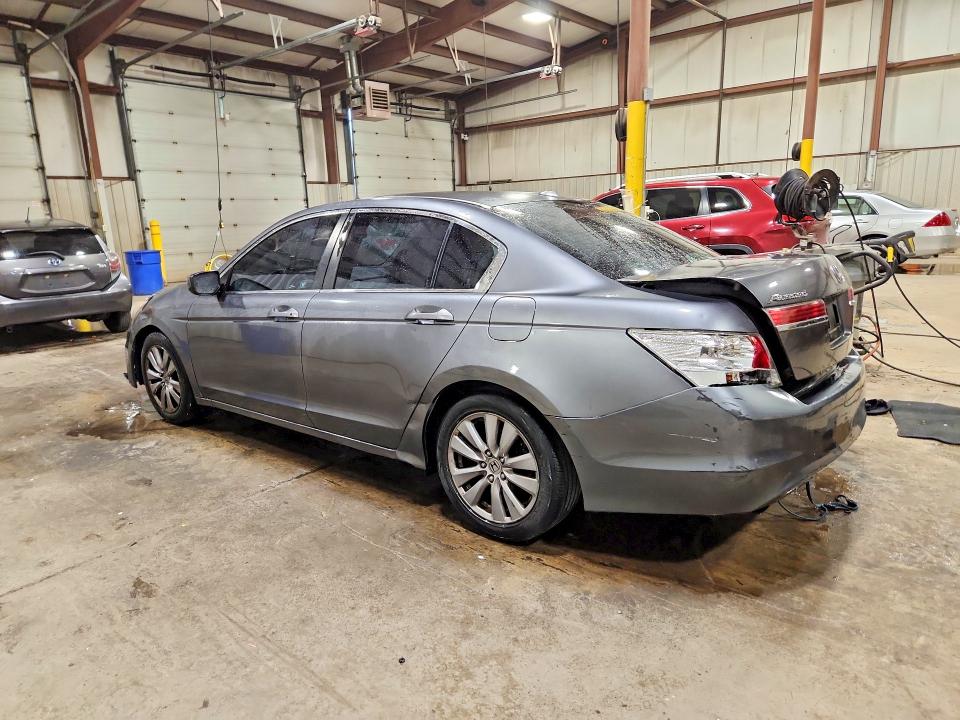 61503516 :رقم المزاد ، 1HGCP2F83BA053212 vin ، 2011 Honda Accord مزاد بيع
