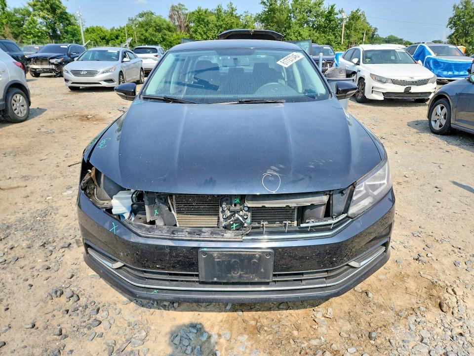 Продаж на аукціоні авто 2017 Volkswagen Passat, vin: 1VWAT7A32HC080177, номер лоту: 61727346
