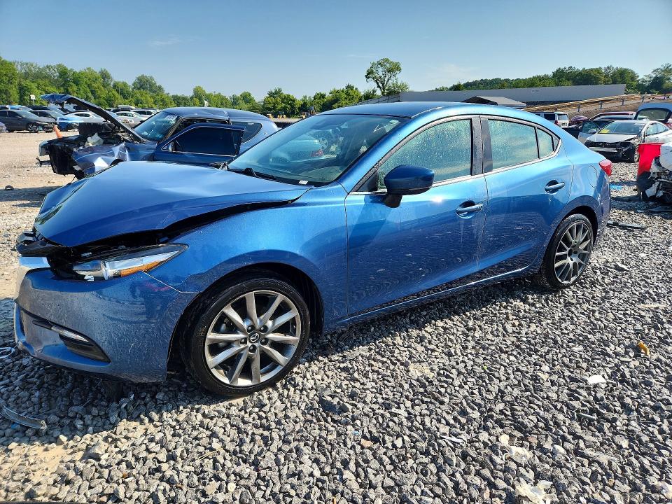 59146036 :رقم المزاد ، 3MZBN1V38JM242727 vin ، 2018 Mazda 3 مزاد بيع