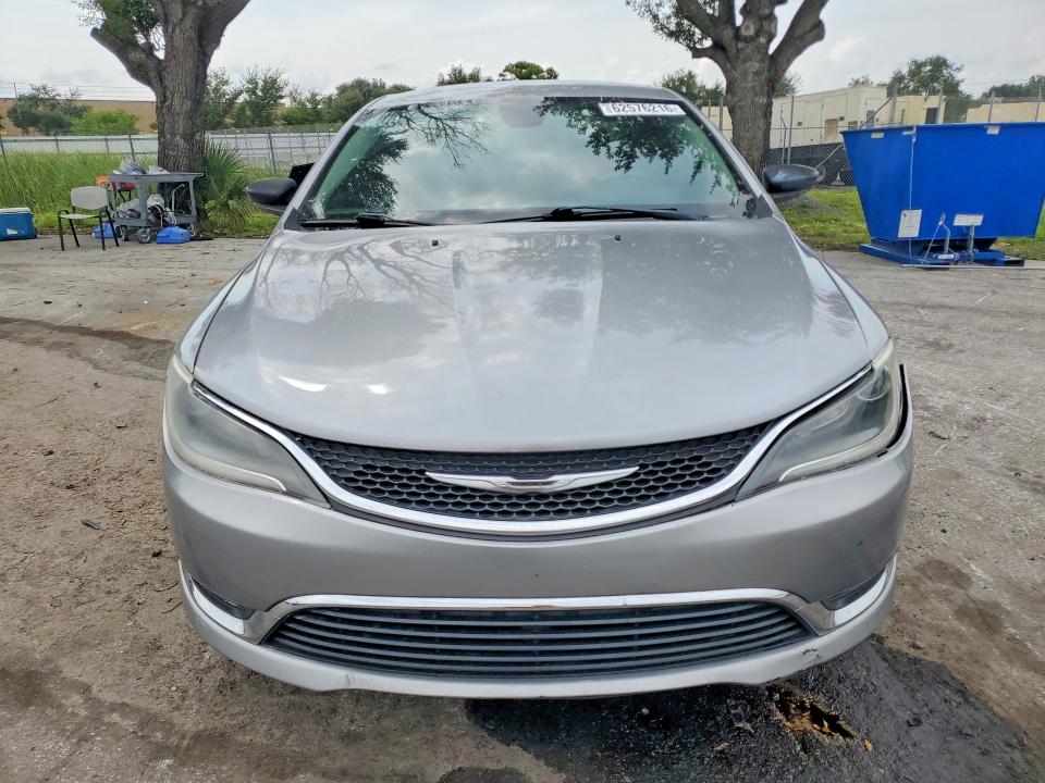 62576216 :رقم المزاد ، 1C3CCCAB8FN526012 vin ، 2015 Chrysler 200 مزاد بيع