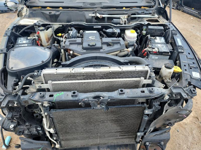 61665846 :رقم المزاد ، 3C6UR5LLXJG381418 vin ، 2018 Ram 2500 مزاد بيع