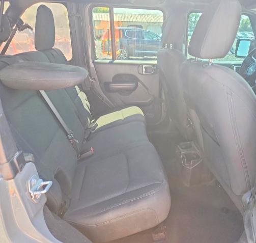61917536 :رقم المزاد ، 1C4HJXDG2JW298954 vin ، 2018 Jeep Wrangler Unlimited مزاد بيع