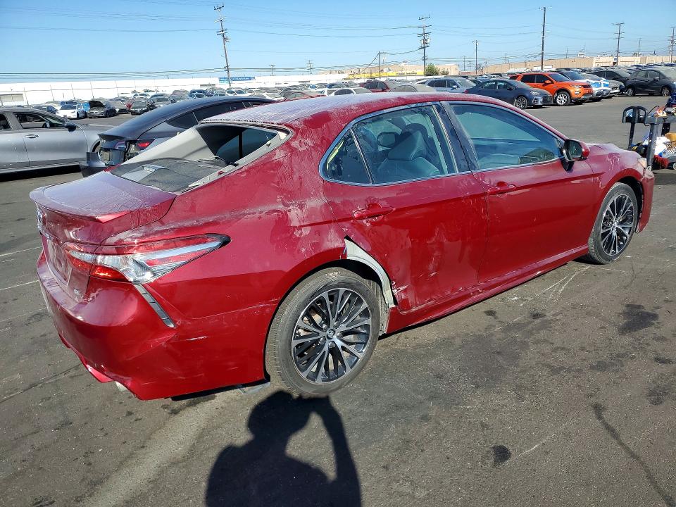 2018 Toyota Camry მანქანა იყიდება აუქციონზე, vin: 4T1B11HK9JU556797, აუქციონის ნომერი: 60053516