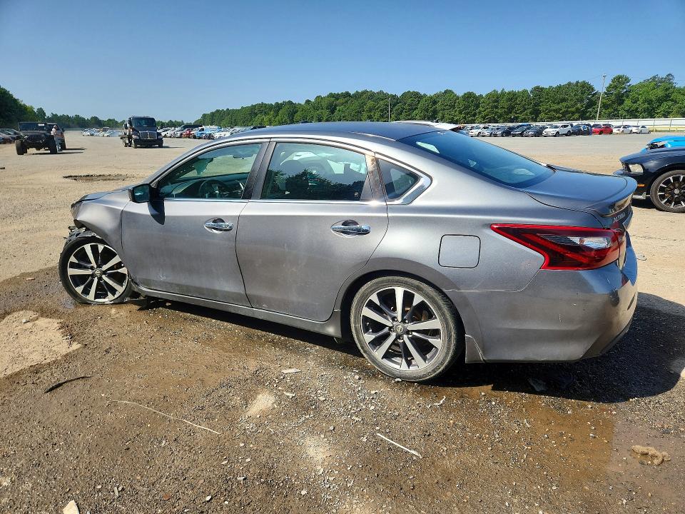 61880426 :رقم المزاد ، 1N4AL3AP1HN359919 vin ، 2017 Nissan Altima مزاد بيع