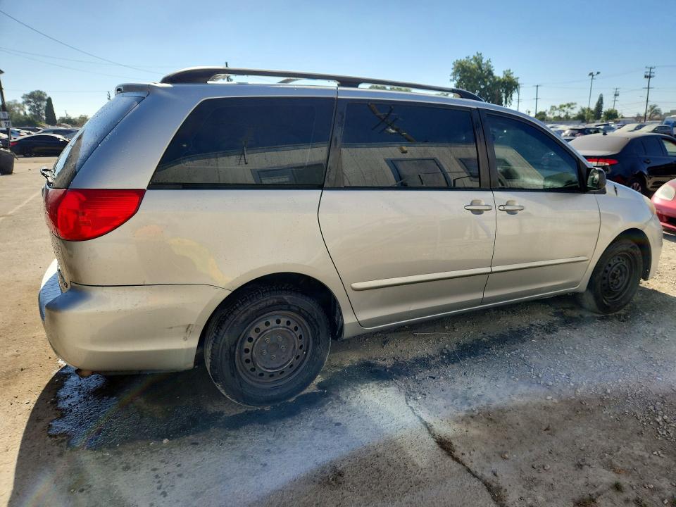60416926 :رقم المزاد ، 5TDKK4CC6AS326111 vin ، 2010 Toyota Sienna مزاد بيع