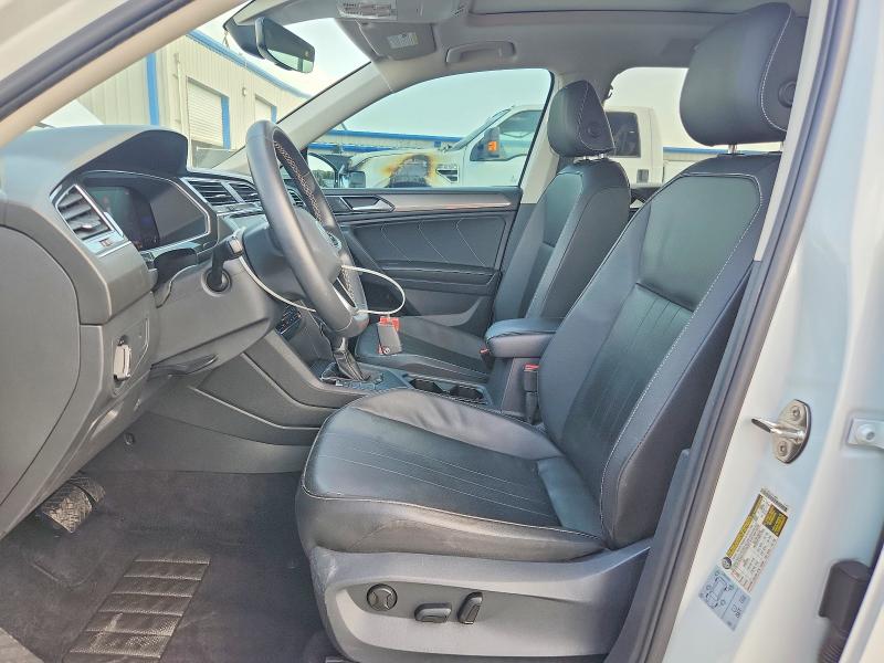 60447966 :رقم المزاد ، 3VV3B7AX1NM037379 vin ، 2022 Volkswagen Tiguan مزاد بيع