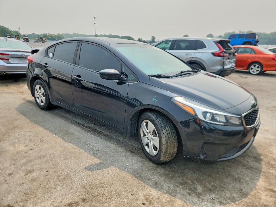 2018 Kia Forte მანქანა იყიდება აუქციონზე, vin: 3KPFL4A70JE248794, აუქციონის ნომერი: 60945326