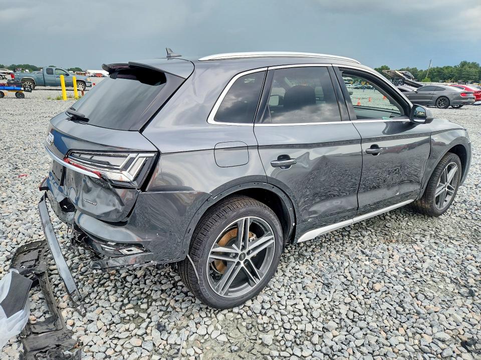 62768376 :رقم المزاد ، WA1G2AFY8M2067588 vin ، 2021 Audi Q5 E مزاد بيع