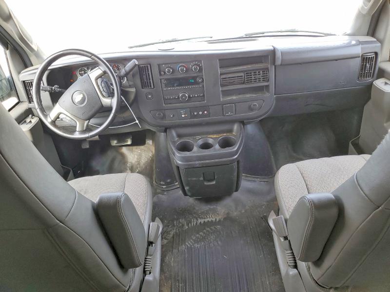 60633556 :رقم المزاد ، 1GCWGBFG5H1186761 vin ، 2017 Chevrolet Express G2500 مزاد بيع