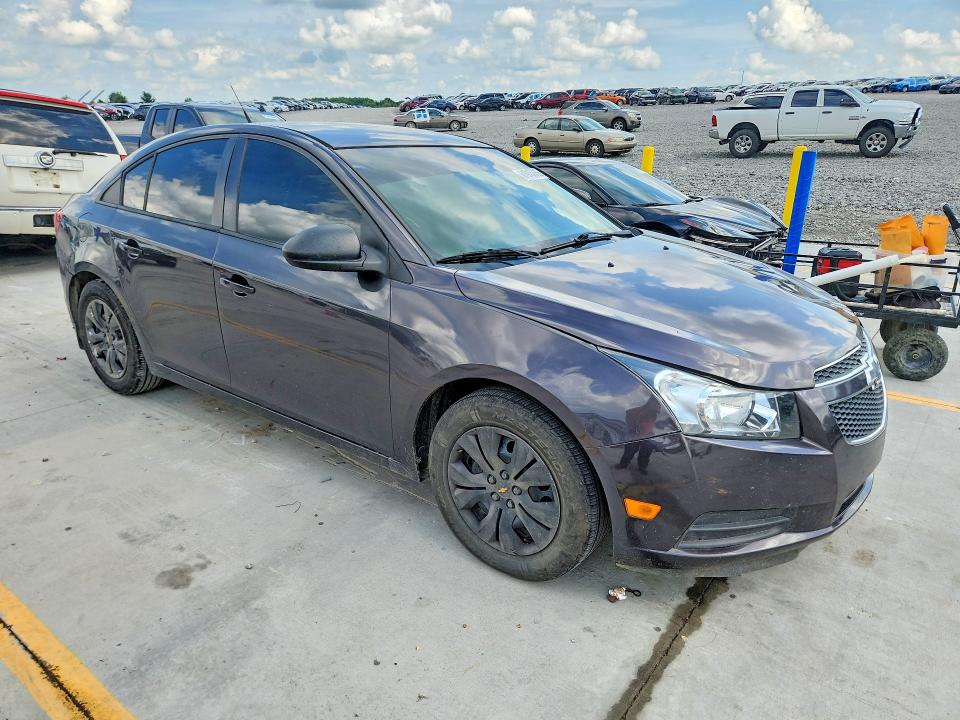 Продажа на аукционе авто 2014 Chevrolet Cruze, vin: 1G1PB5SH1E7210154, номер лота: 61945336