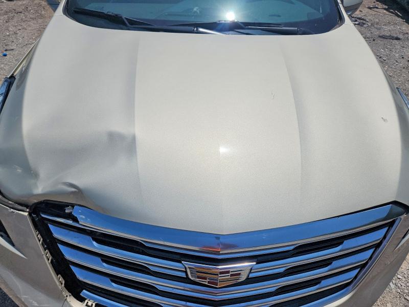 60645686 :رقم المزاد ، 1GYKNBRS8HZ193722 vin ، 2017 Cadillac Xt5 مزاد بيع