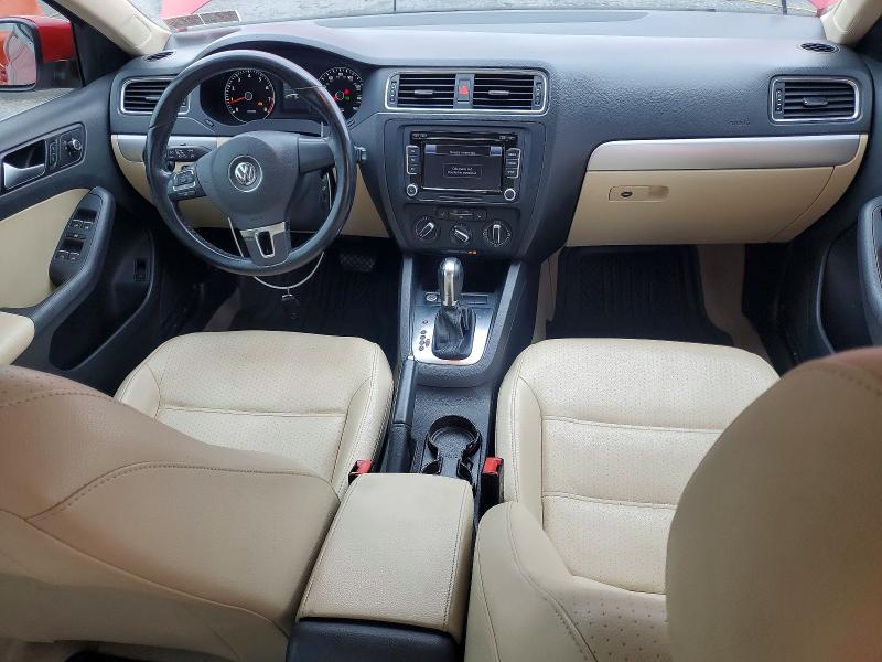 60498526 :رقم المزاد ، 3VWD17AJ7EM373570 vin ، 2014 Volkswagen Jetta مزاد بيع