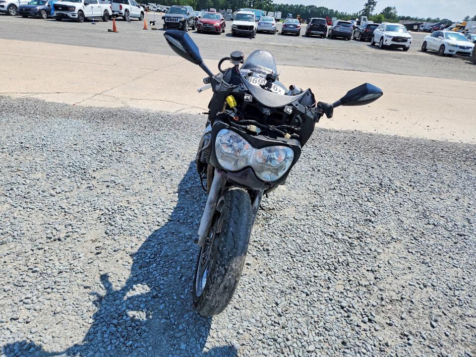 62869936 :رقم المزاد ، JS1GR7GA512101059 vin ، 2001 Suzuki Gsx750 مزاد بيع