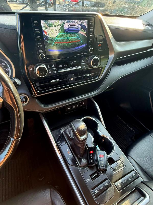 60928286 :رقم المزاد ، 5TDHZRBH6LS010646 vin ، 2020 Toyota Highlander مزاد بيع