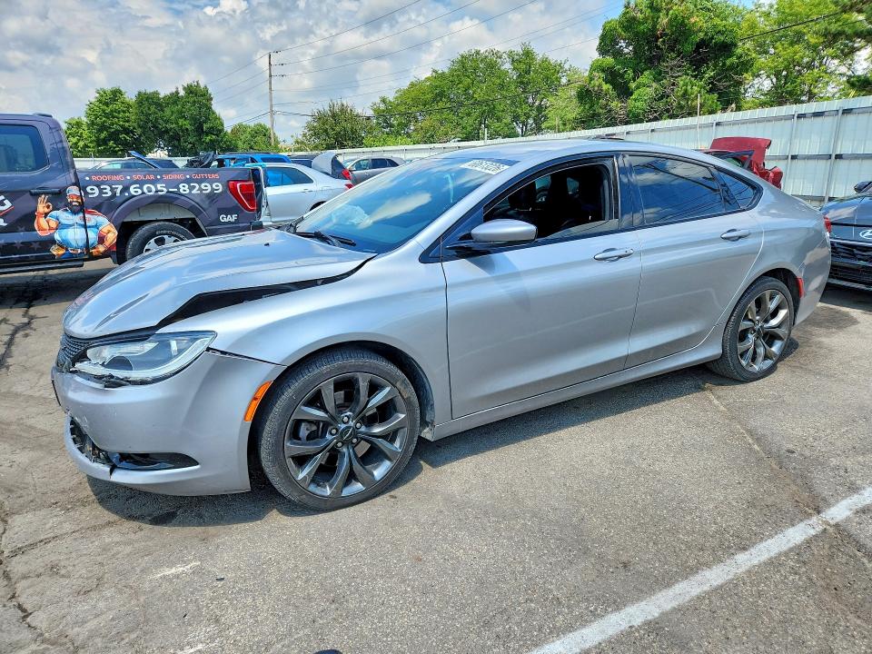 60613226 :رقم المزاد ، 1C3CCCBGXFN643990 vin ، 2015 Chrysler 200 مزاد بيع