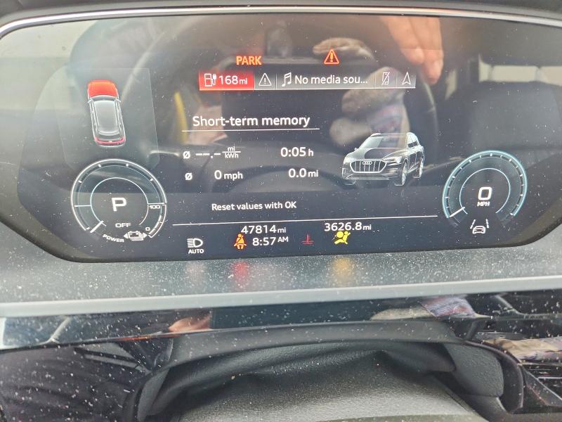 60362766 :رقم المزاد ، WA1LAAGEXNB005293 vin ، 2022 Audi E-tron مزاد بيع