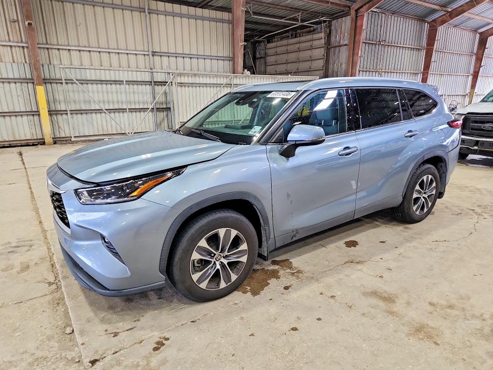 2021 Toyota Highlander მანქანა იყიდება აუქციონზე, vin: 5TDGZRAH2MS074665, აუქციონის ნომერი: 60595486