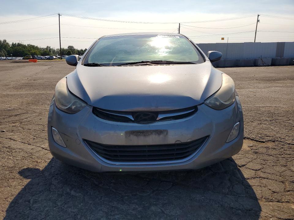 61210606 :رقم المزاد ، KMHDH4AE6DU489722 vin ، 2013 Hyundai Elantra مزاد بيع