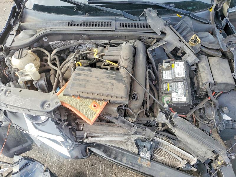 60704956 :رقم المزاد ، 3VWDB7AJ8HM306641 vin ، 2017 Volkswagen Jetta مزاد بيع
