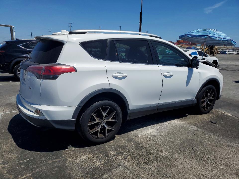 62676826 :رقم المزاد ، 2T3NFREV5GW305142 vin ، 2016 Toyota Rav4 مزاد بيع