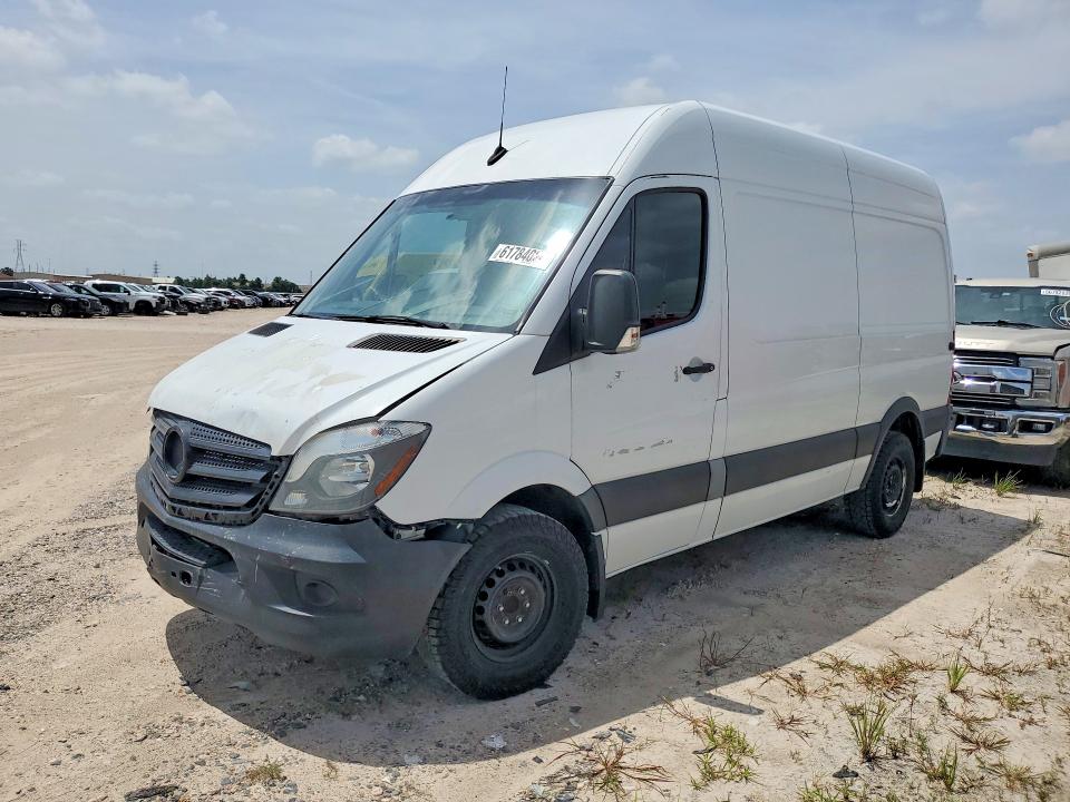 61784026 :رقم المزاد ، WD3PE7CD2JP607236 vin ، 2018 Mercedes-benz Sprinter مزاد بيع