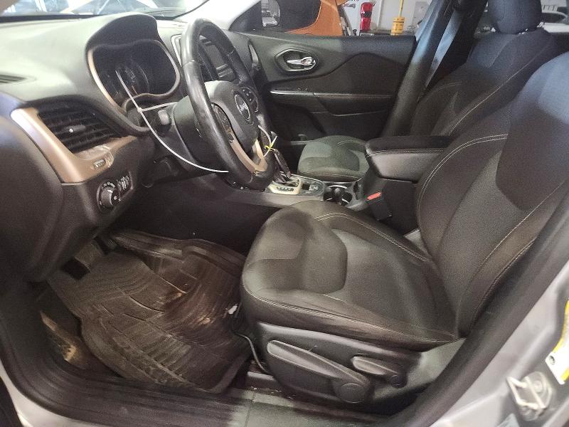61615976 :رقم المزاد ، 1C4PJLCB2HW526746 vin ، 2017 Jeep Cherokee مزاد بيع