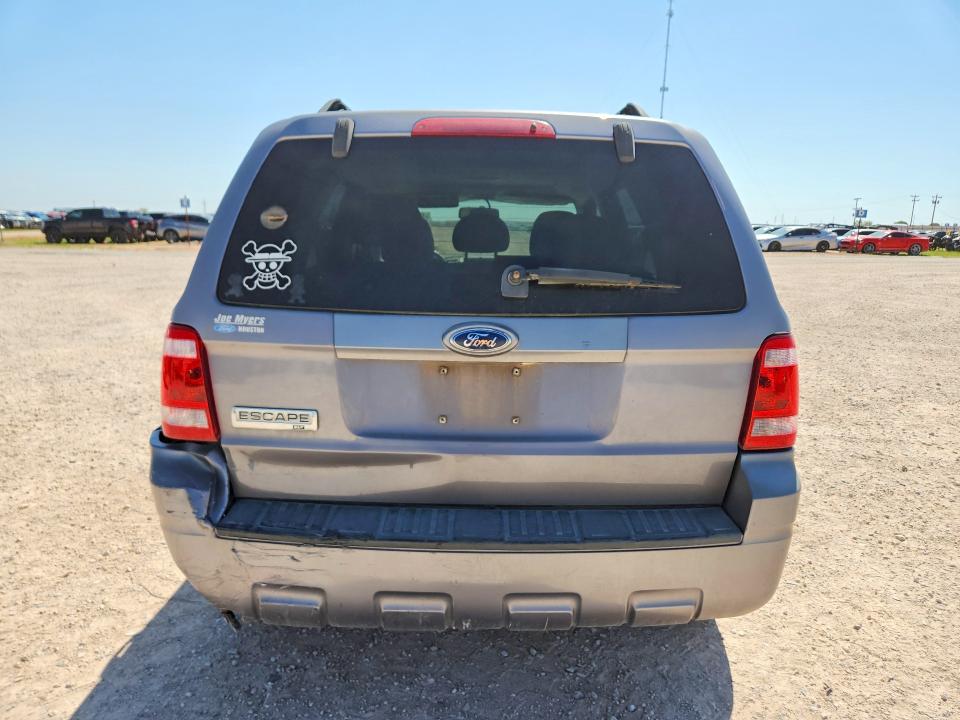 61902776 :رقم المزاد ، 1FMCU03188KC39815 vin ، 2008 Ford Escape مزاد بيع