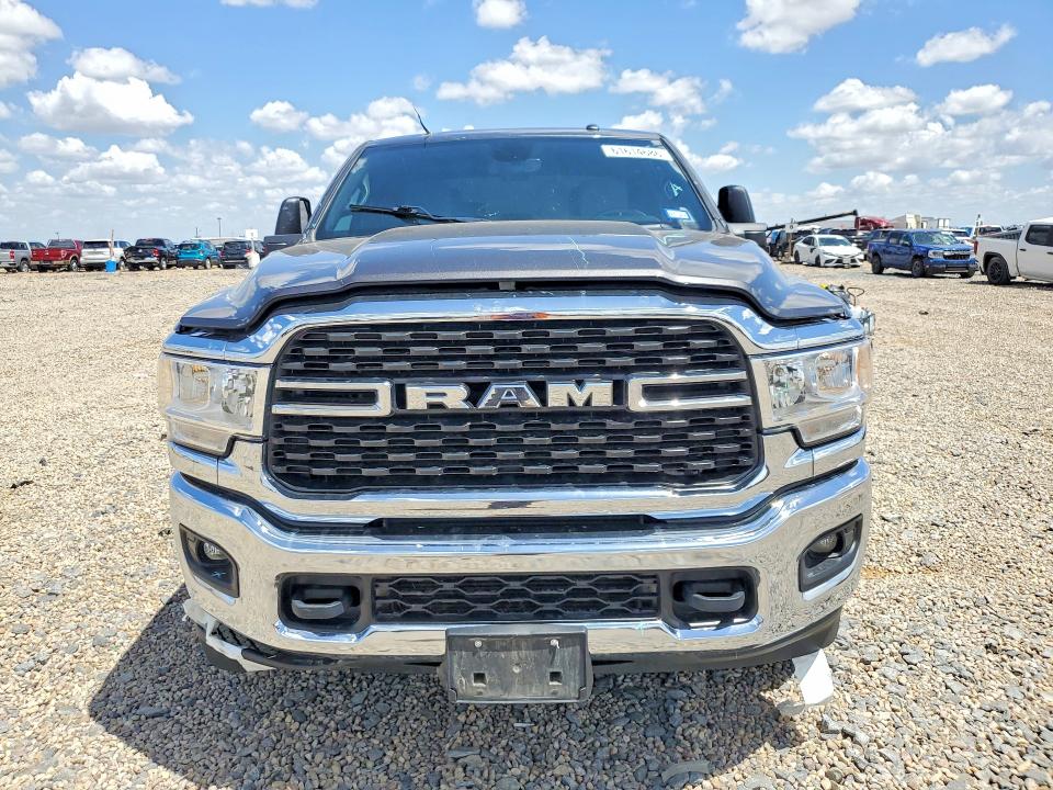 61614686 :رقم المزاد ، 3C6UR5DLXRG338546 vin ، 2024 Ram 2500 مزاد بيع