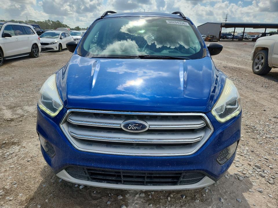 60204336 :رقم المزاد ، 1FMCU0GD2HUE05786 vin ، 2017 Ford Escape مزاد بيع