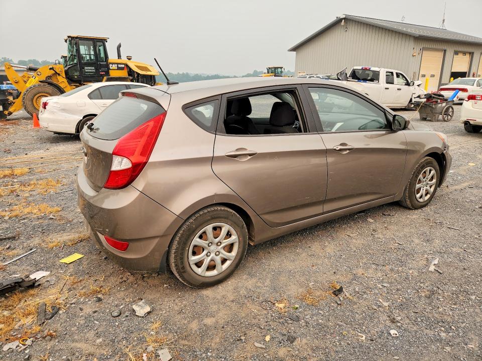 2012 Hyundai Accent მანქანა იყიდება აუქციონზე, vin: KMHCT5AE9CU034197, აუქციონის ნომერი: 61542406