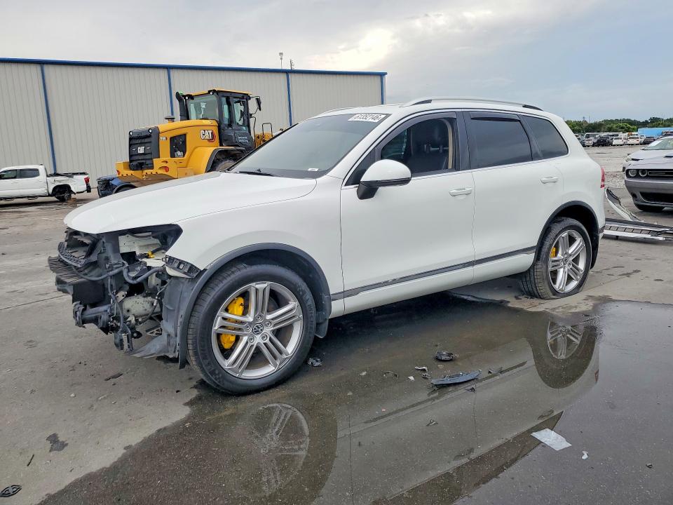 61352146 :رقم المزاد ، WVGEF9BP0GD011047 vin ، 2016 Volkswagen Touareg مزاد بيع