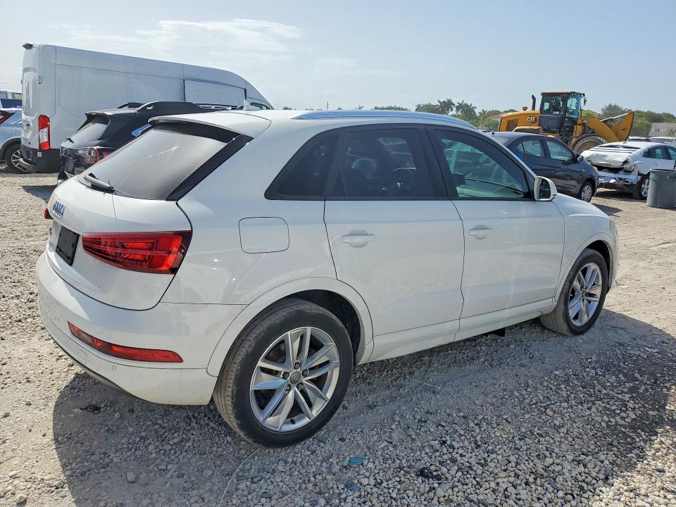 61159516 :رقم المزاد ، WA1BCCFS9JR014593 vin ، 2018 Audi Q3 مزاد بيع