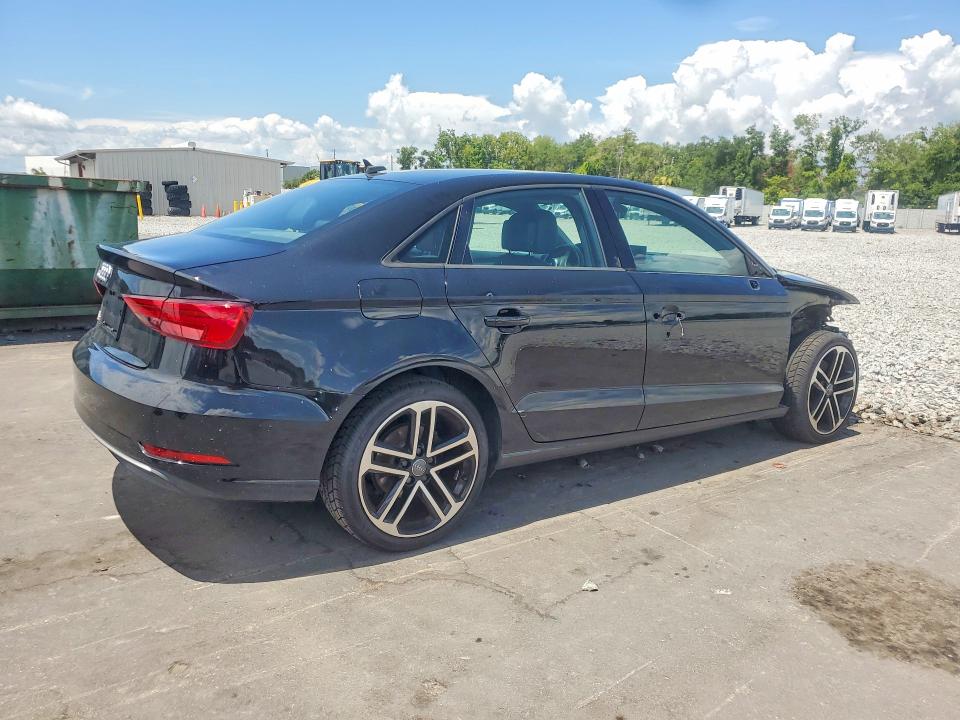 59390326 :رقم المزاد ، WAUAUGFF6J1006830 vin ، 2018 Audi A3 مزاد بيع