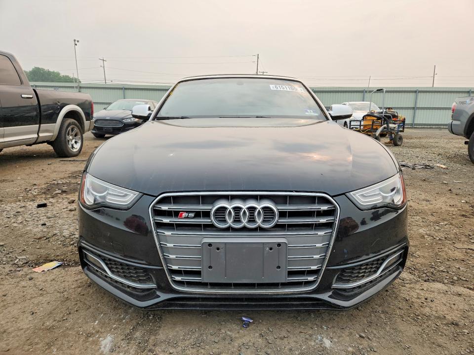 61511056 :رقم المزاد ، WAUCGAFH6FN009242 vin ، 2015 Audi S5 مزاد بيع