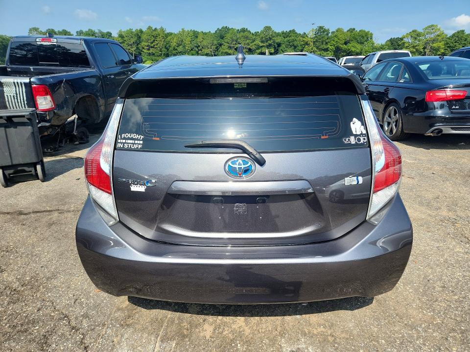 62573296 :رقم المزاد ، JTDKDTB34G1138229 vin ، 2016 Toyota Prius C مزاد بيع