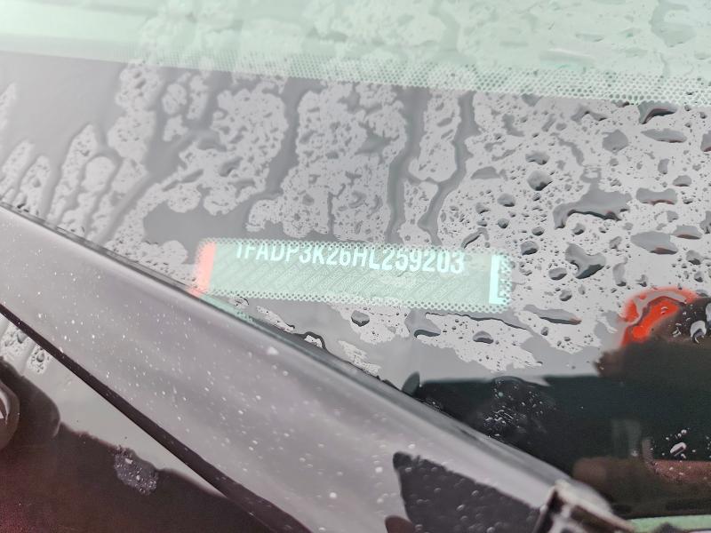 61166796 :رقم المزاد ، 1FADP3K26HL259203 vin ، 2017 Ford Focus مزاد بيع