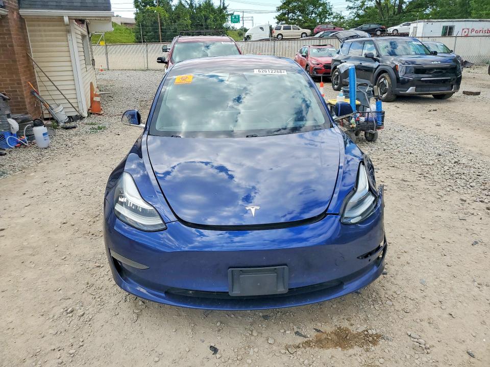 62612266 :رقم المزاد ، 5YJ3E1EA0JF041950 vin ، 2018 Tesla Model 3 مزاد بيع